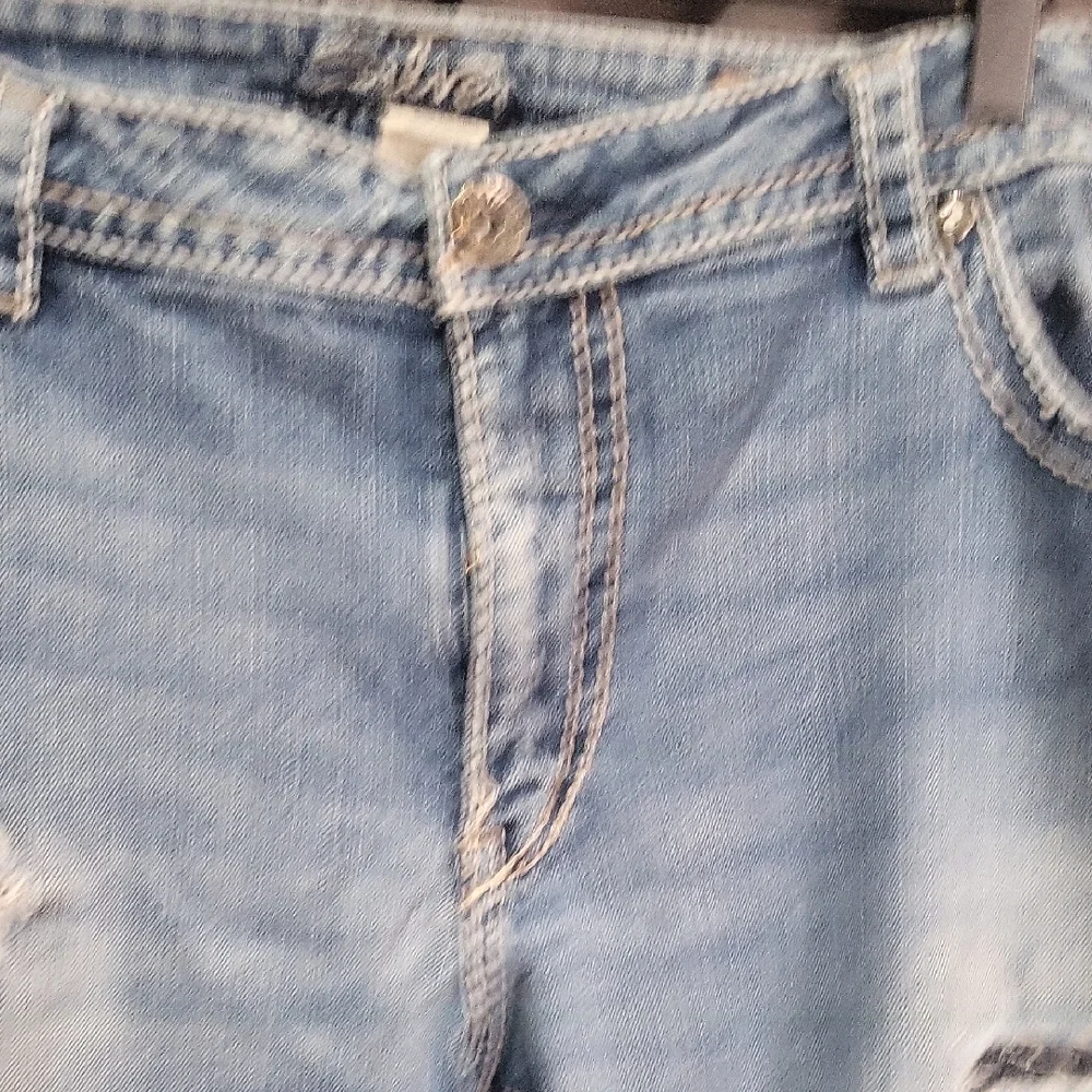 Distressed Blue Jeans - Picture 3 of 9